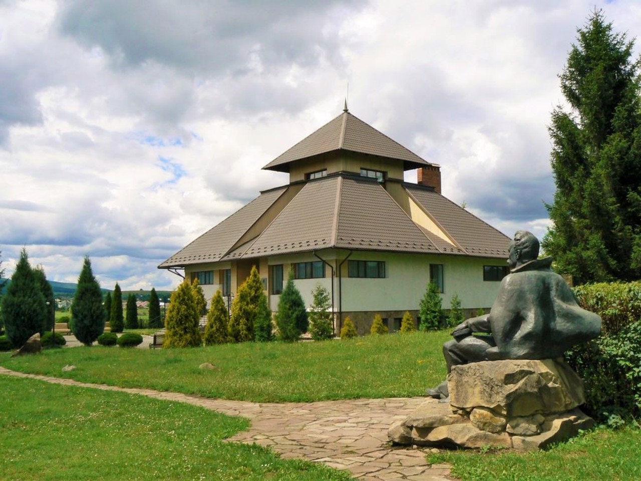 Nahuievychi village