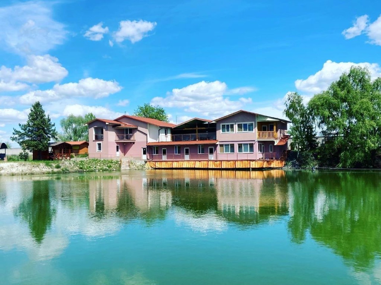 Село Рожни, Київська область
