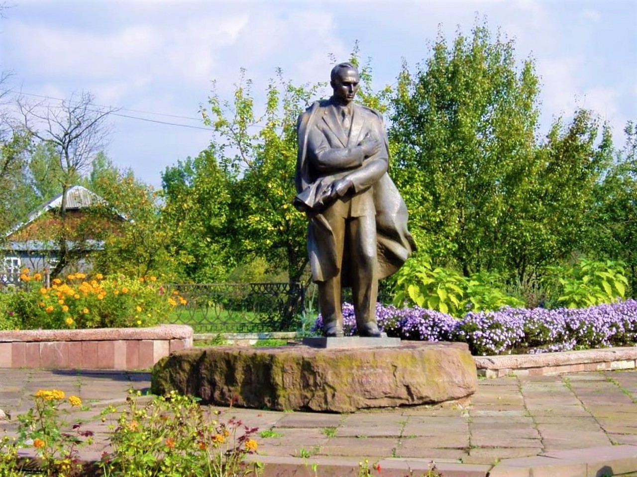 Село Старий Угринів
