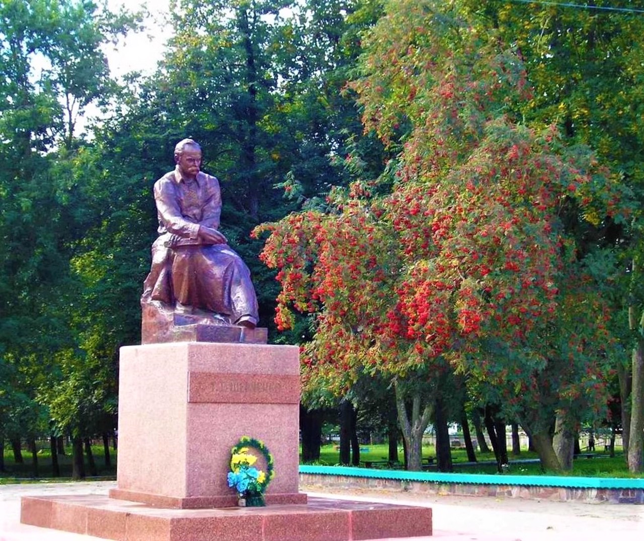 смт Лугини