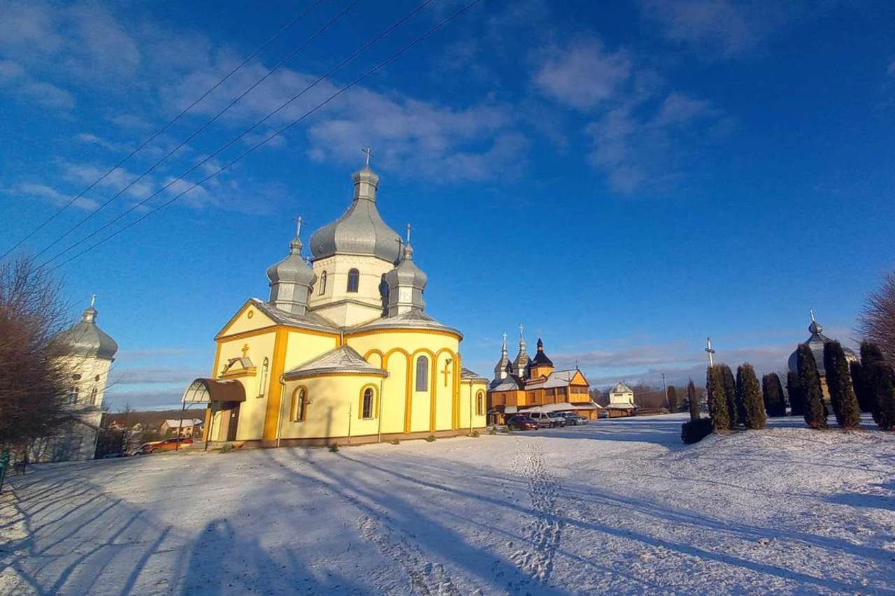 Pyadyky village