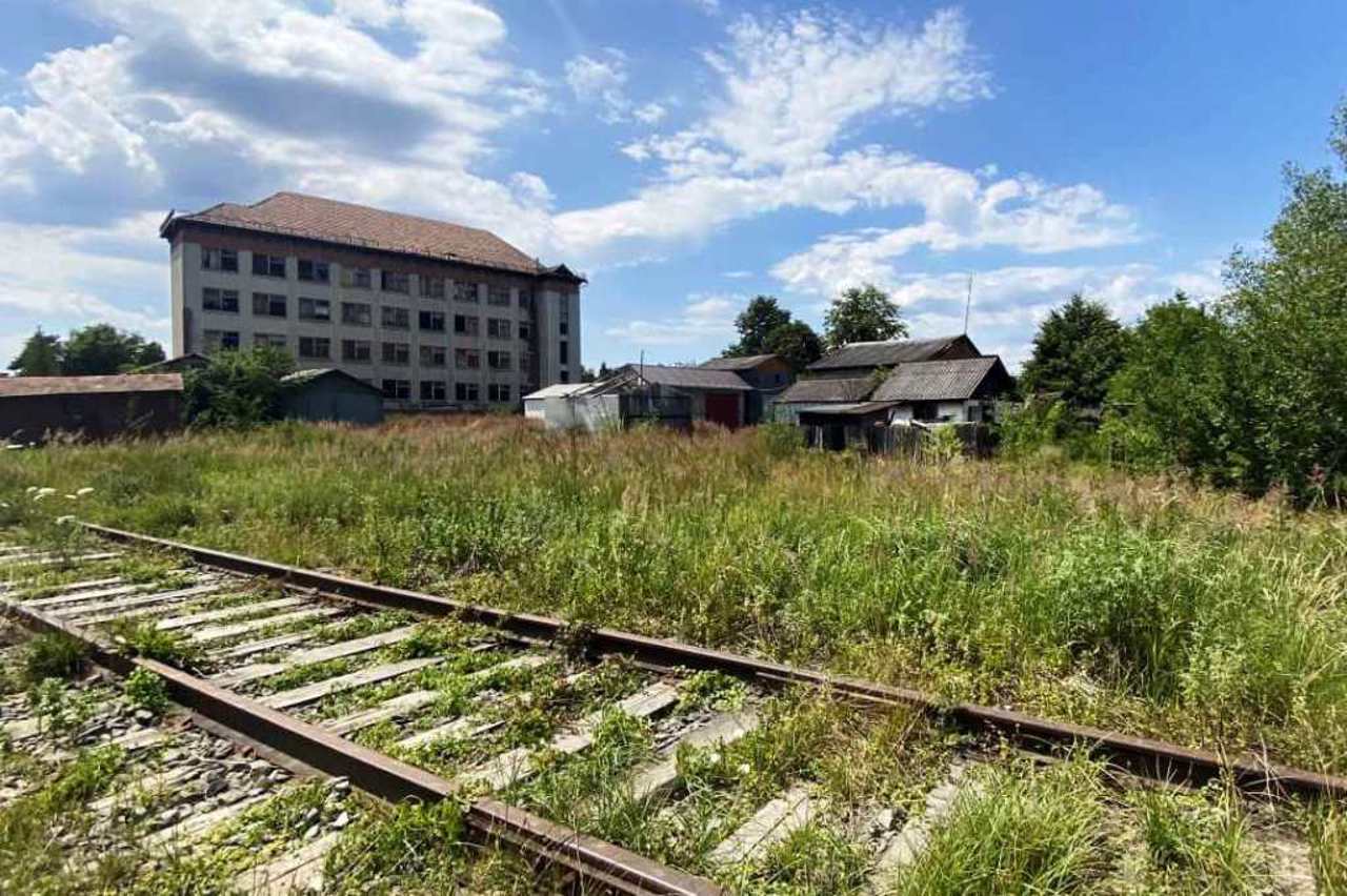 Broshniv-Osada urban-type village