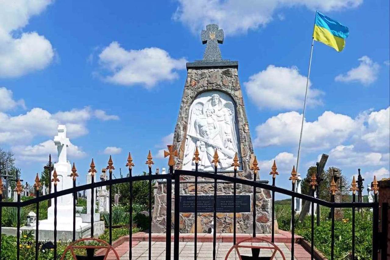 Yushkivtsi village