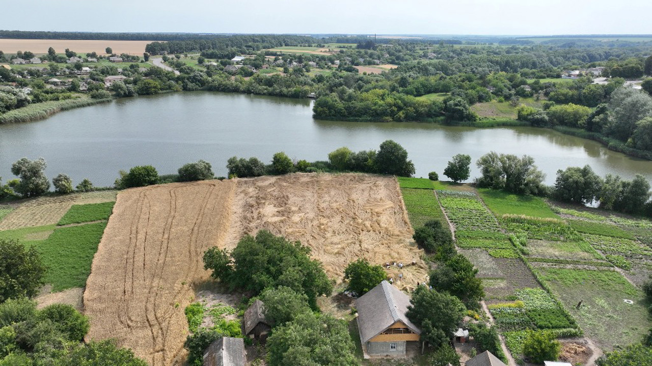 Lehedzyne village