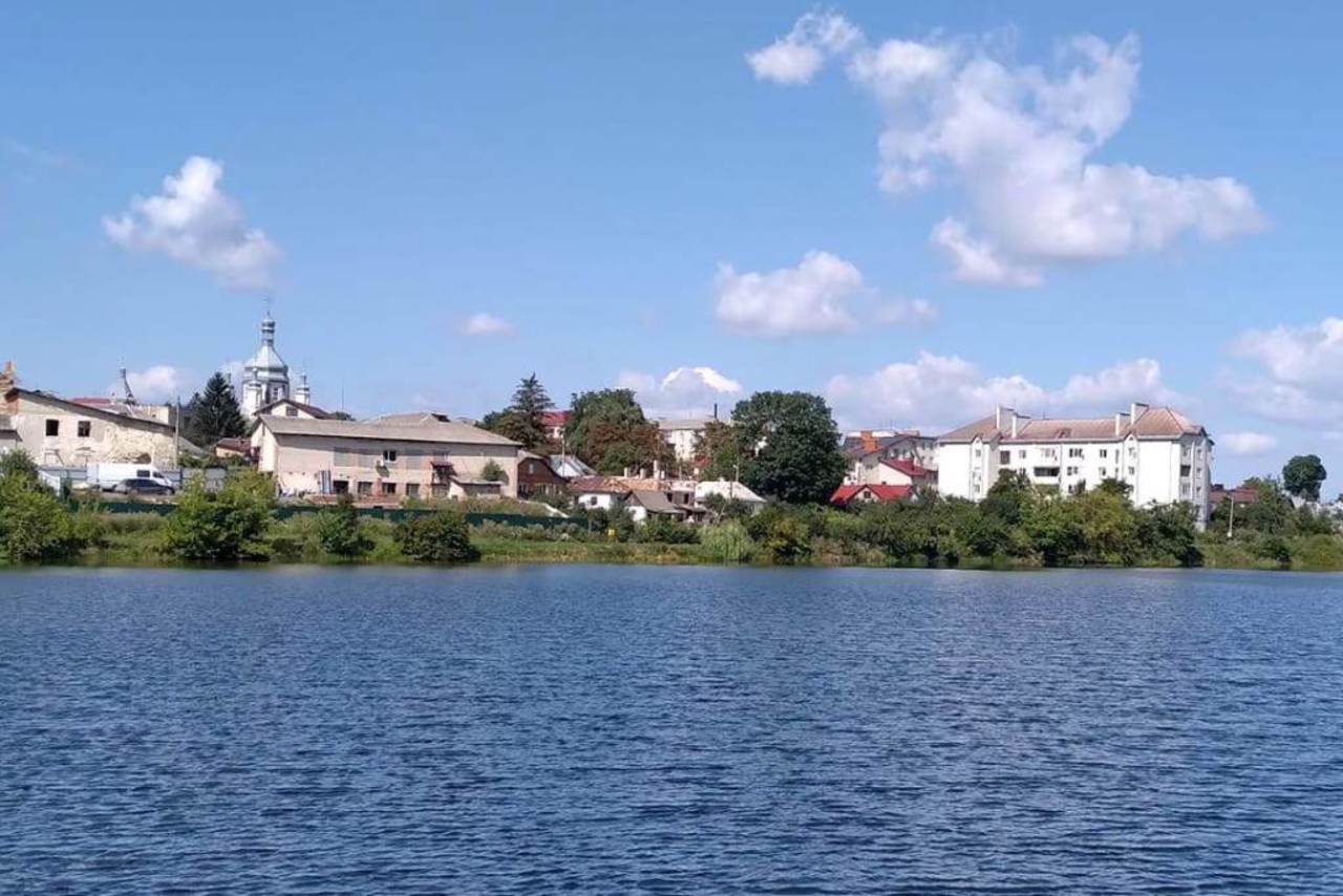 Селище Козова