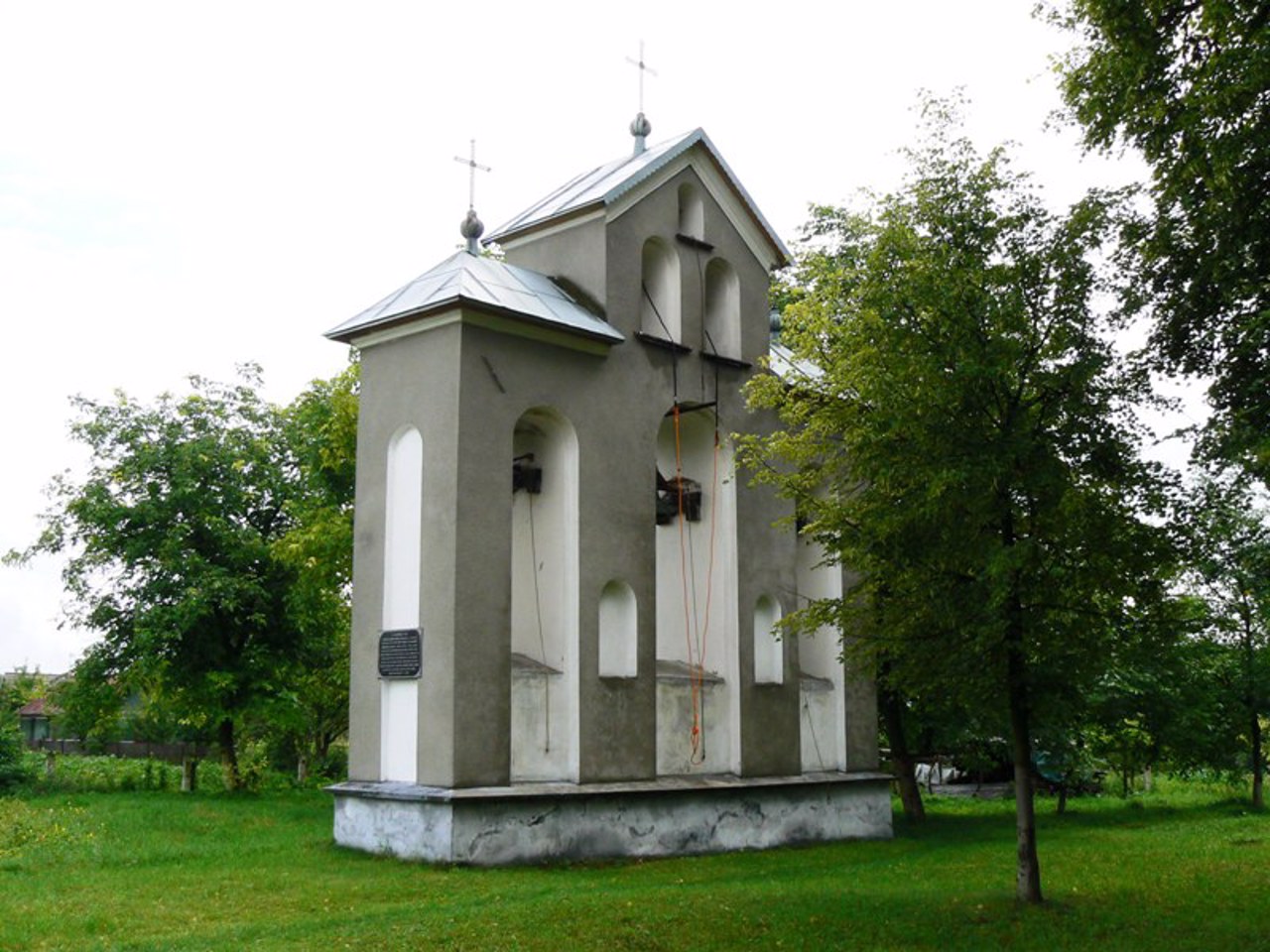 Церковь Святого Илии, Красное