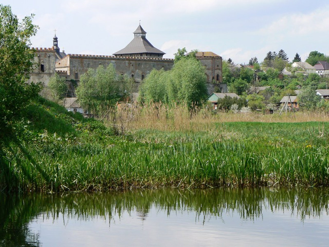 Меджибізький замок, Меджибіж