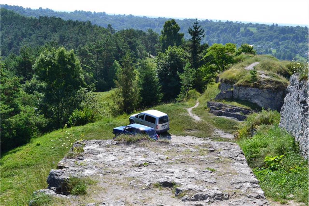 Дівочі скелі, Кременець