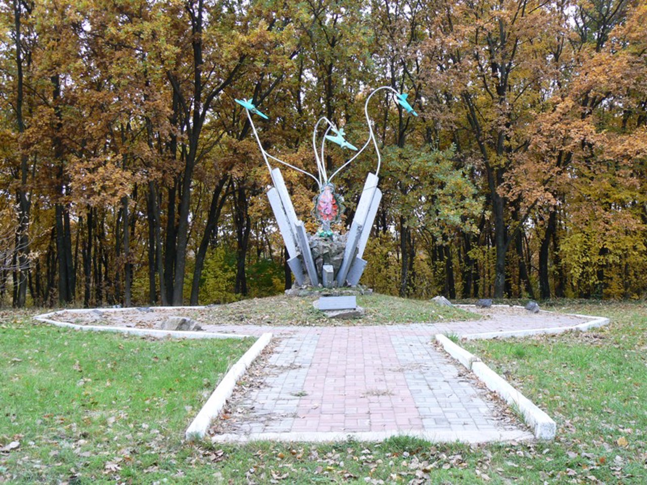 Пам'ятник воїнам-авіаторам, Барахти