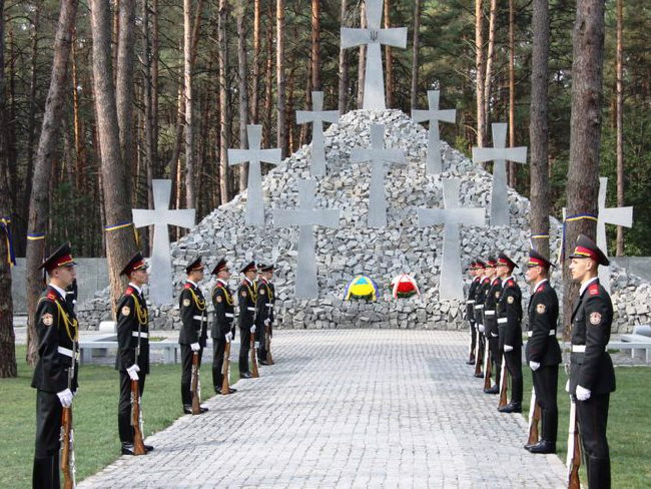 Биківнянські могили, Київ