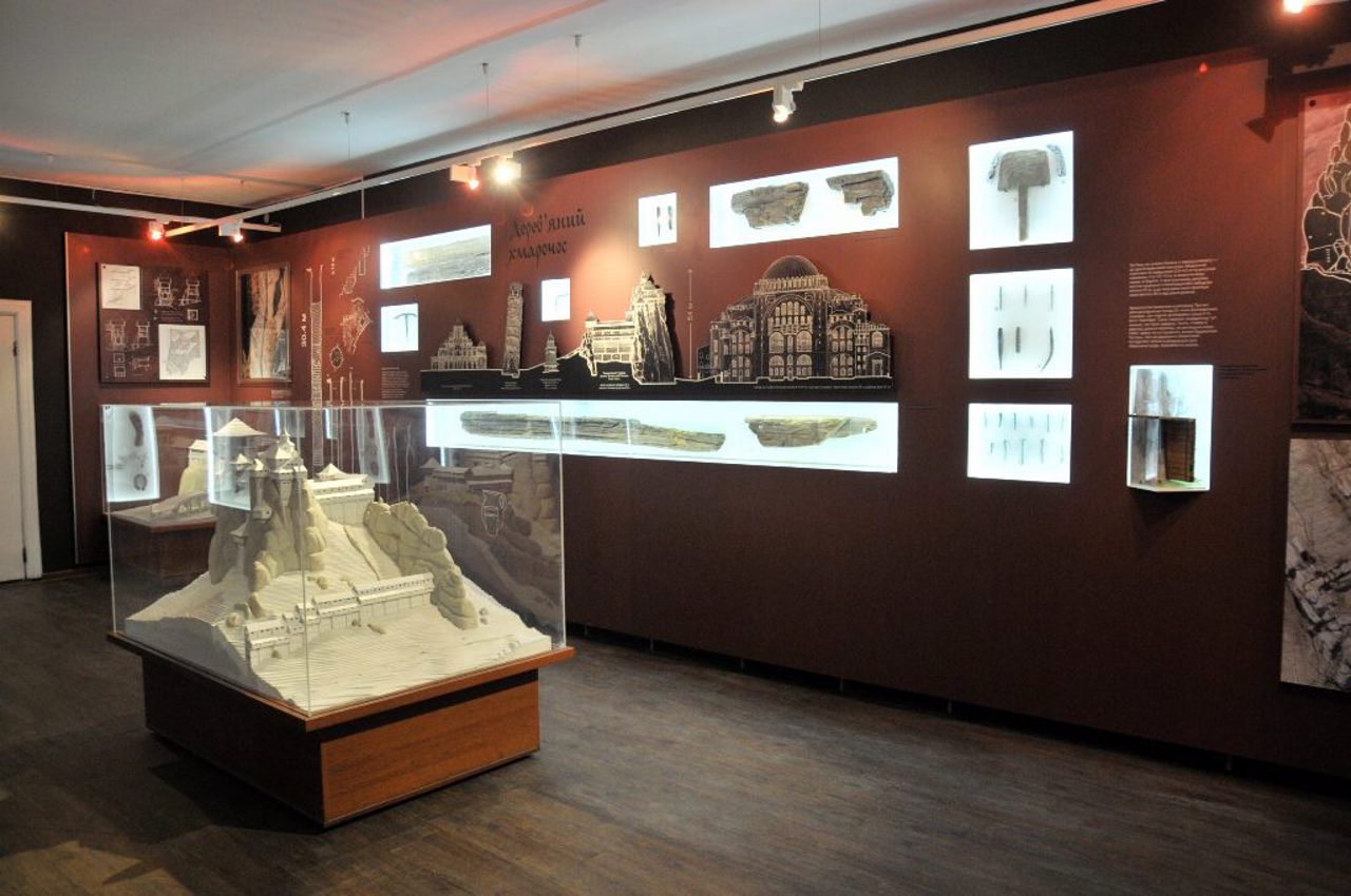 Tustan Museum, Urych