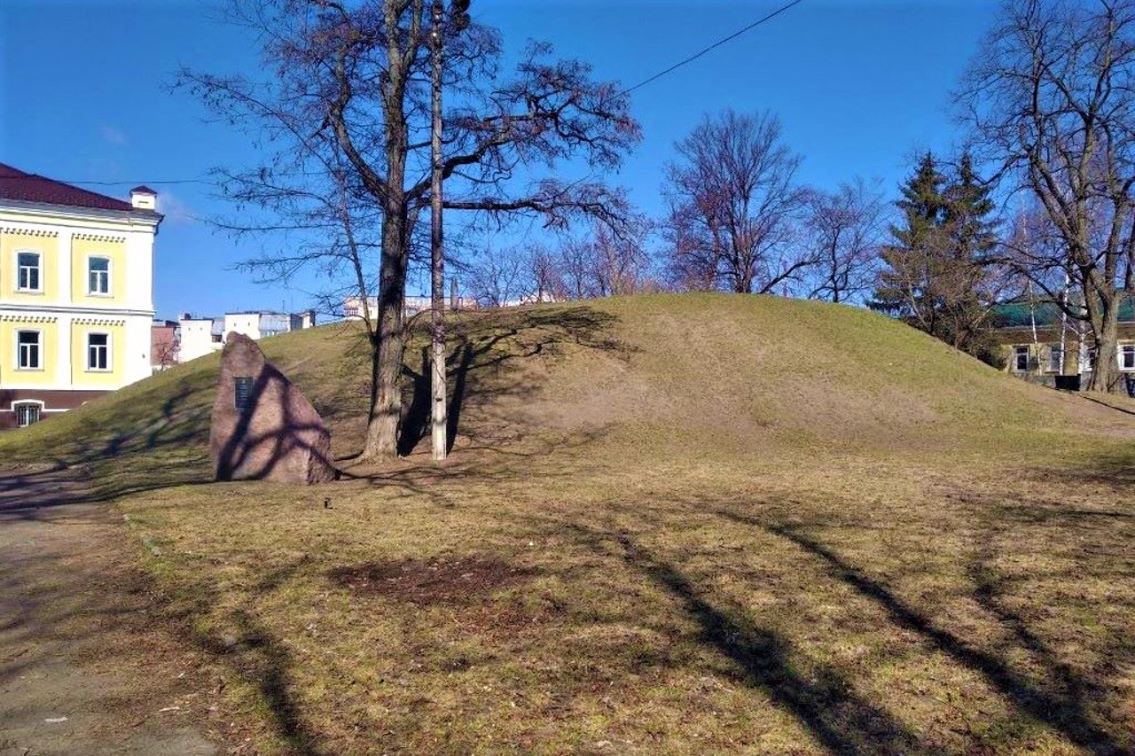 Black Grave Mound, Chernihiv