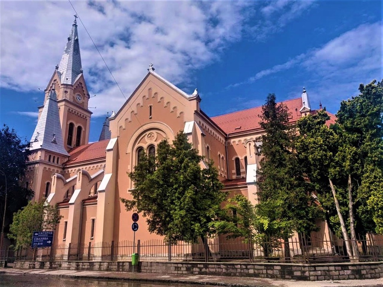 Площа Кирила і Мефодія, Мукачево