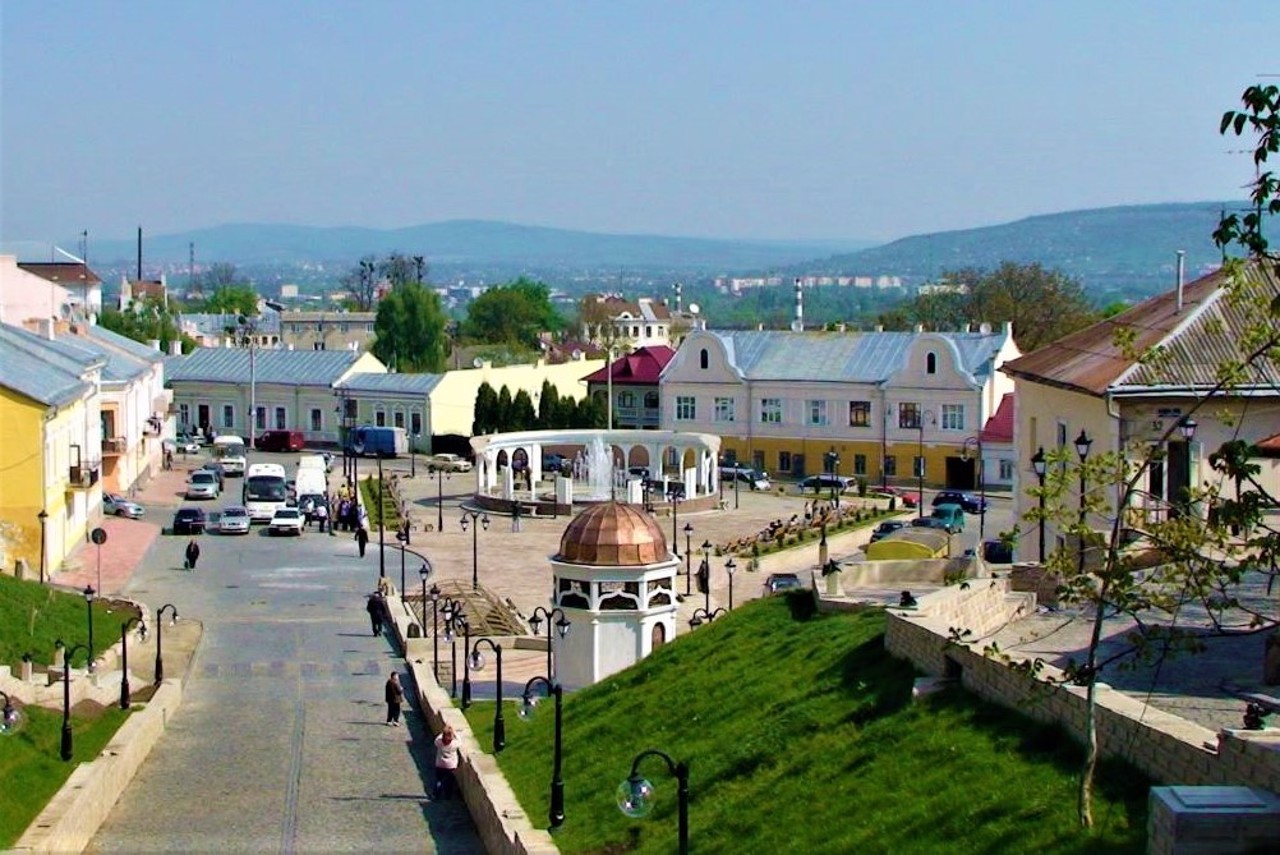 Площа Турецька Криниця, Чернівці
