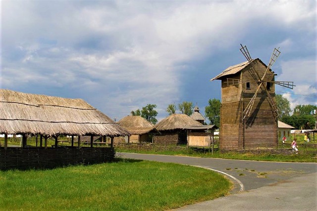 Поле Сорочинського ярмарку, Великі Сорочинці