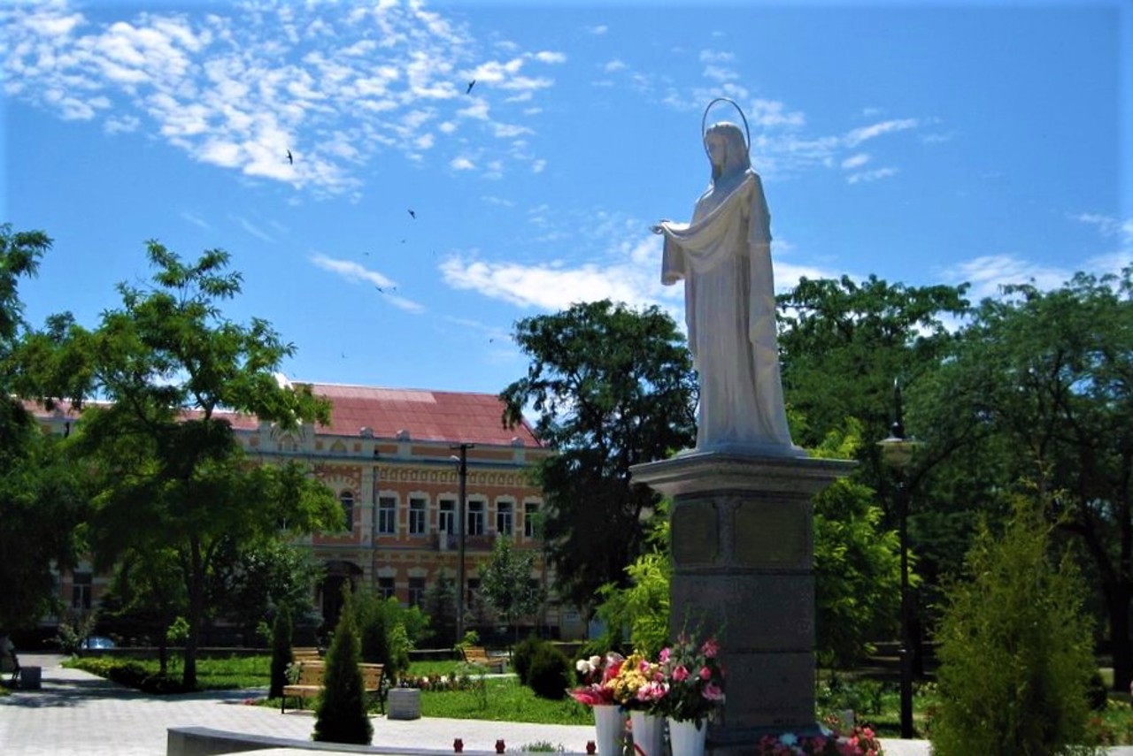 Sculpture of the Mother of God, Kherson