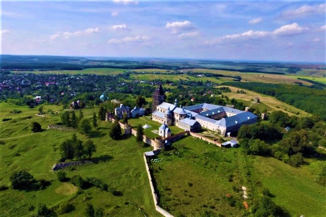 Монастир походження дерева Хреста Господнього, Підкамінь
