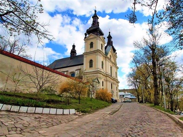 Церква Св. Михаїла (Костел кармелітів), Львів