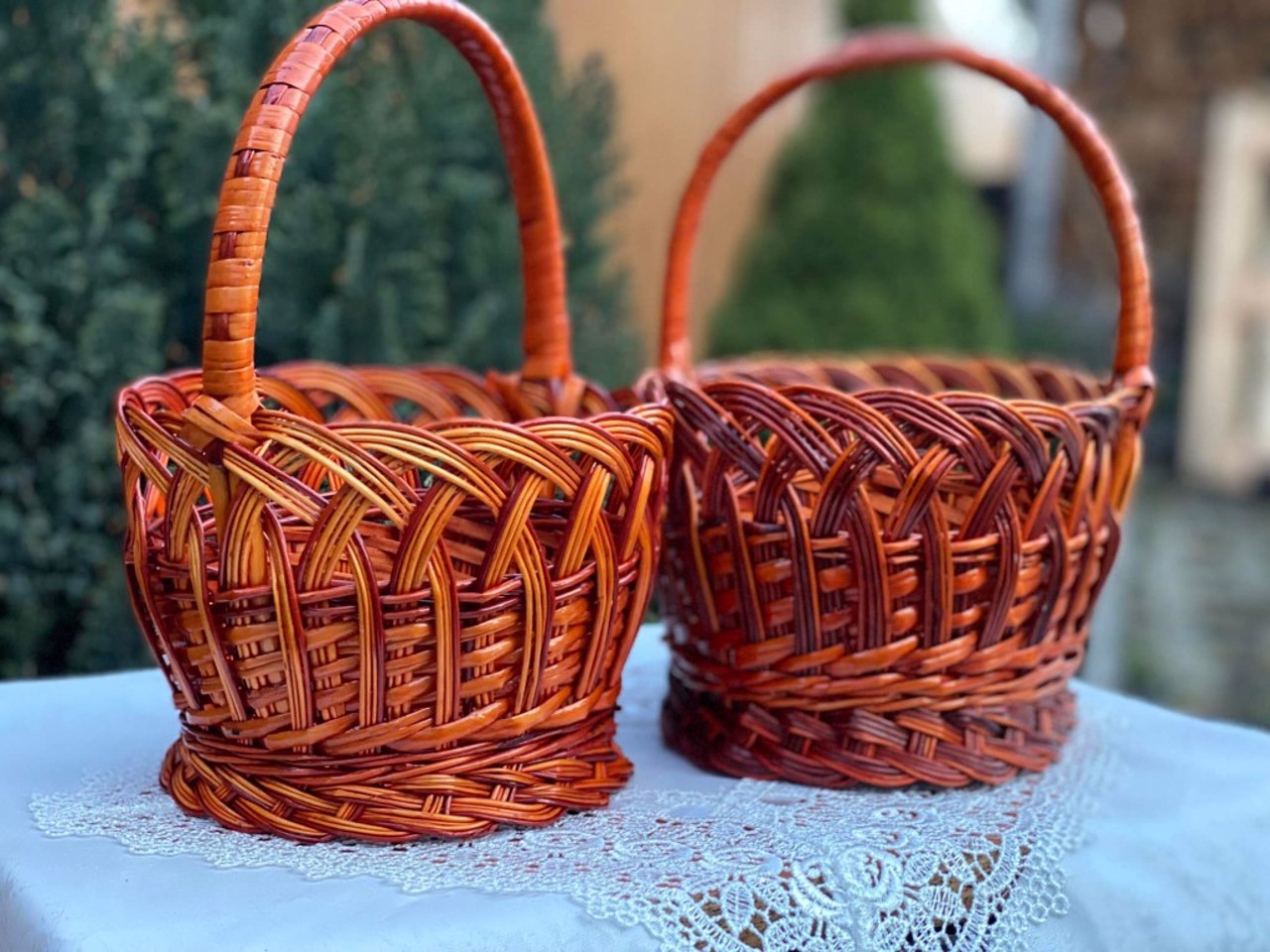 Центр лозоплетіння, Іза