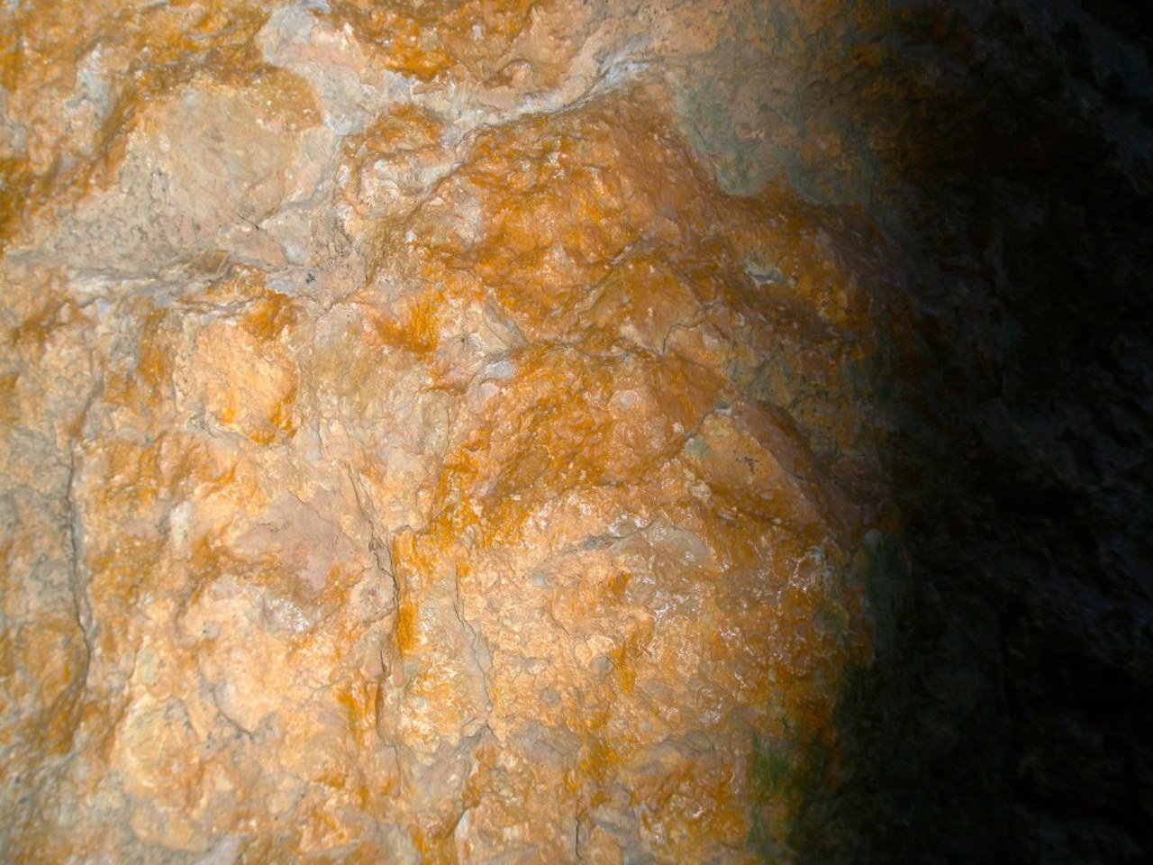 Kizil-Koba Cave, Perevalne