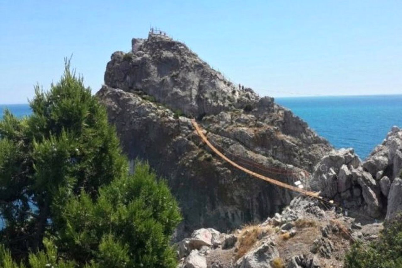 Скеля Діва, Сімеїз