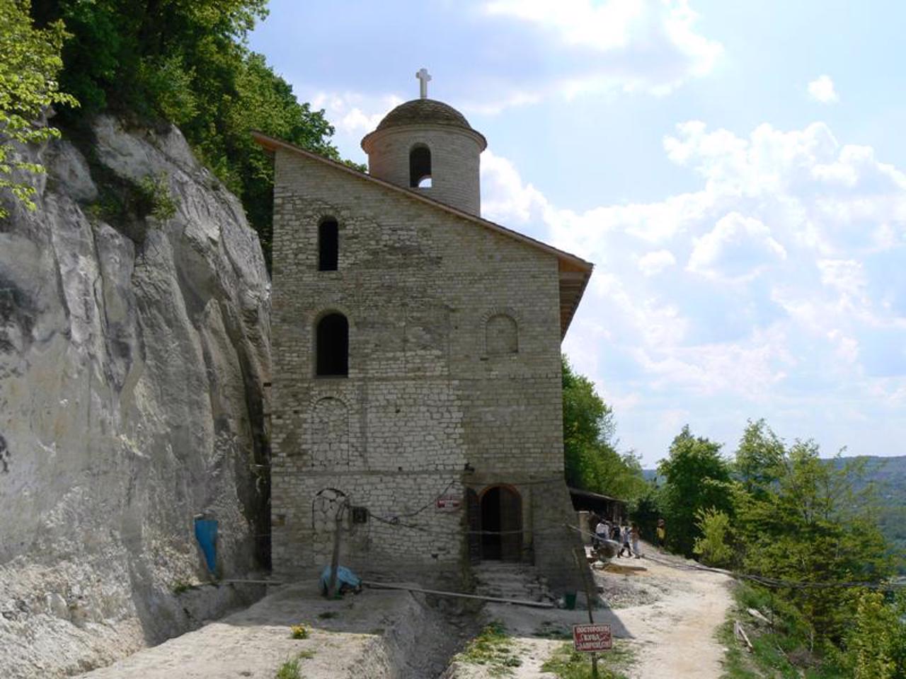 Лядівський скельний монастир, Лядова