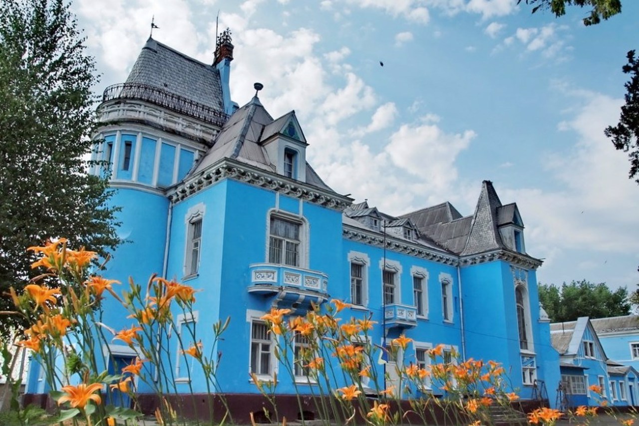 Палац Куріса, Ісаєве