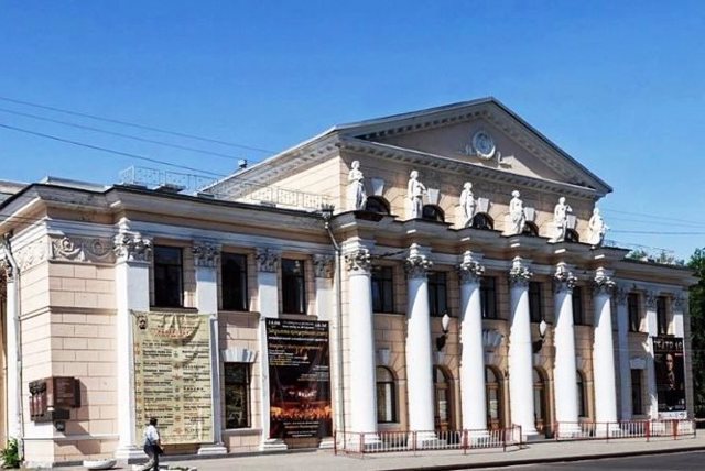 Театр драми і комедії, Дніпро