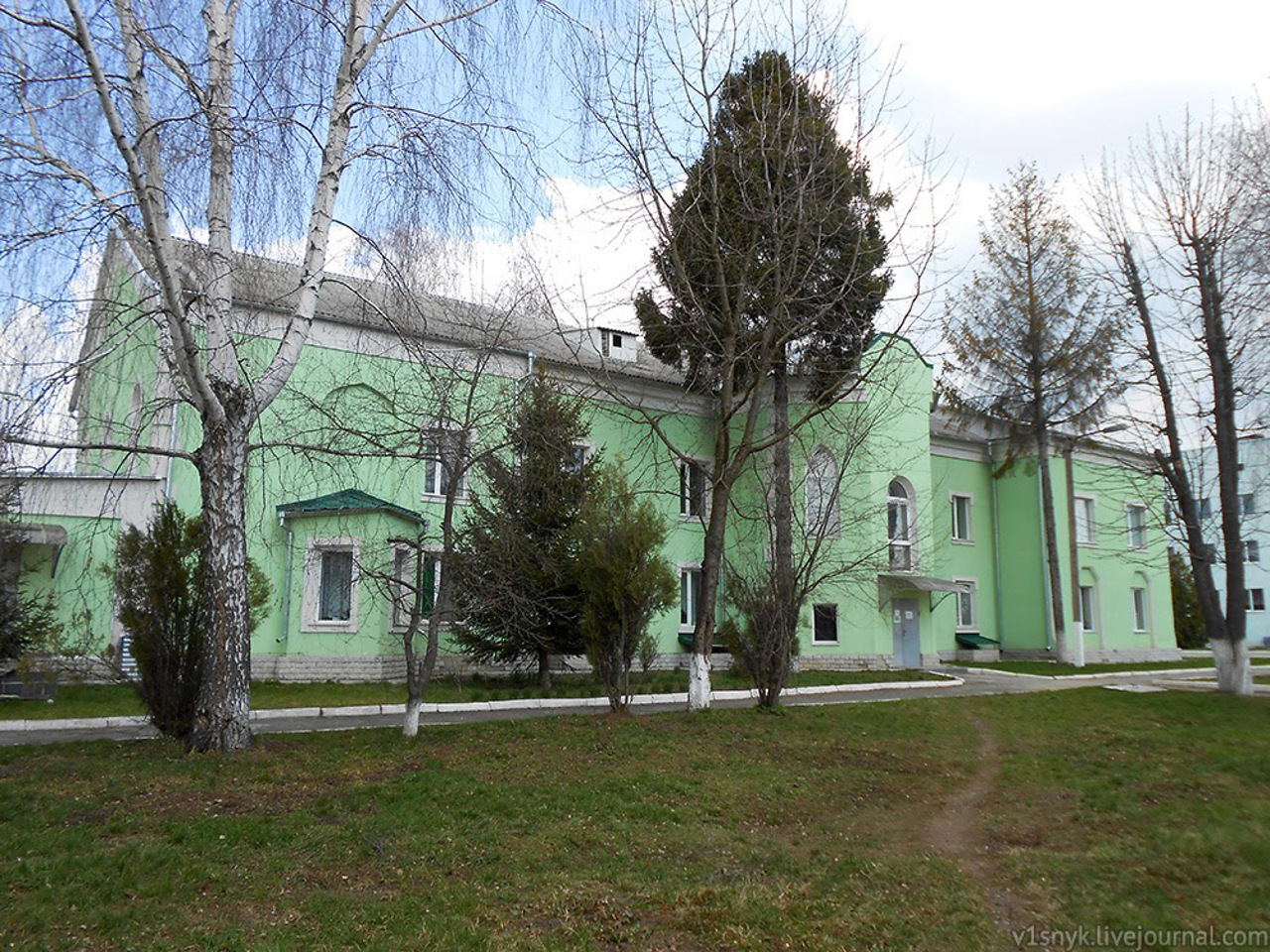 Ratsiborovsky Manor, Derazhnia