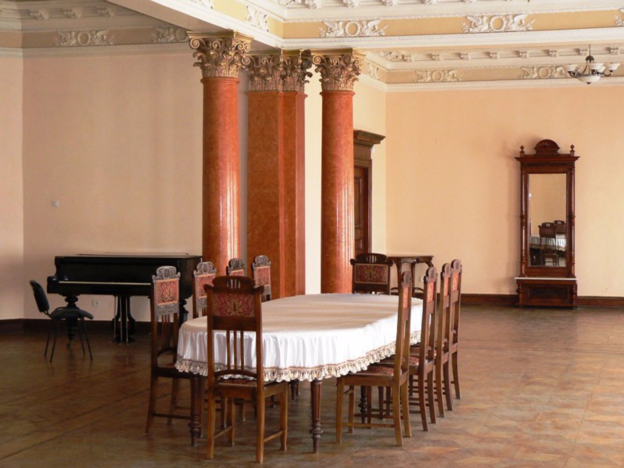 Заповідник Качанівка, Палац Тарновських