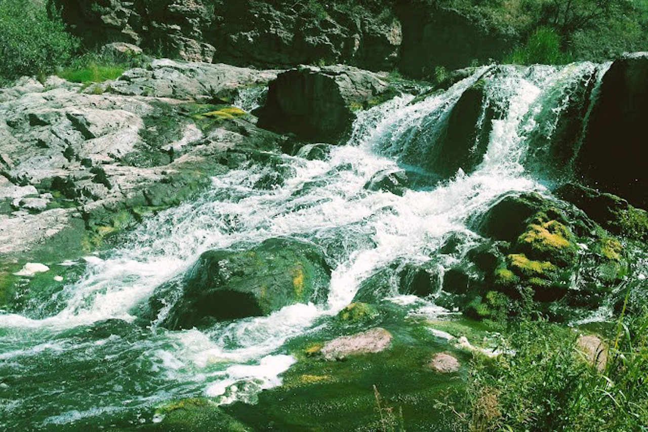 Vchelka Waterfall, Sinhury