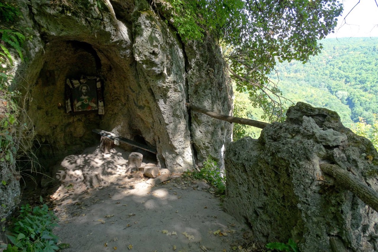 Печера відлюдника, Нирків