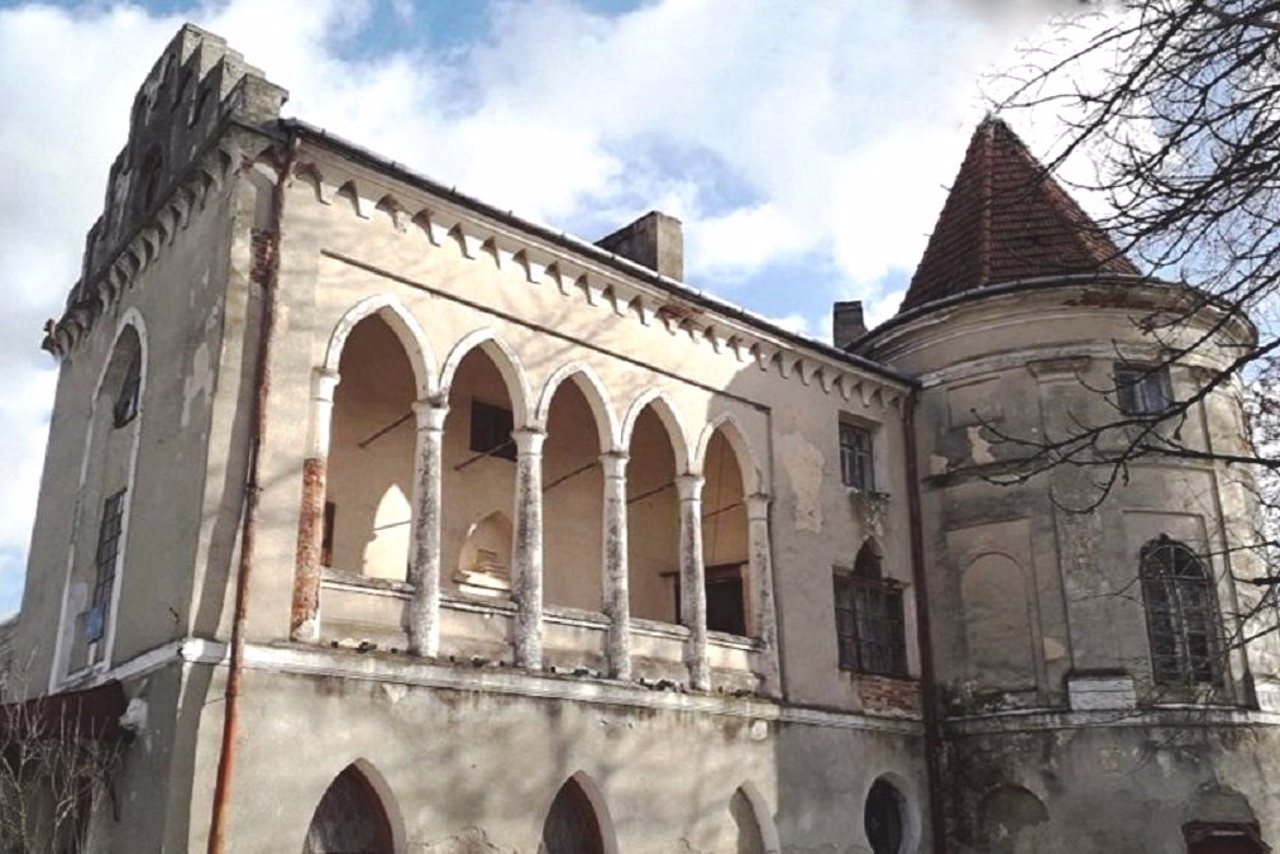 Strakhotsky Palace, Mostyska