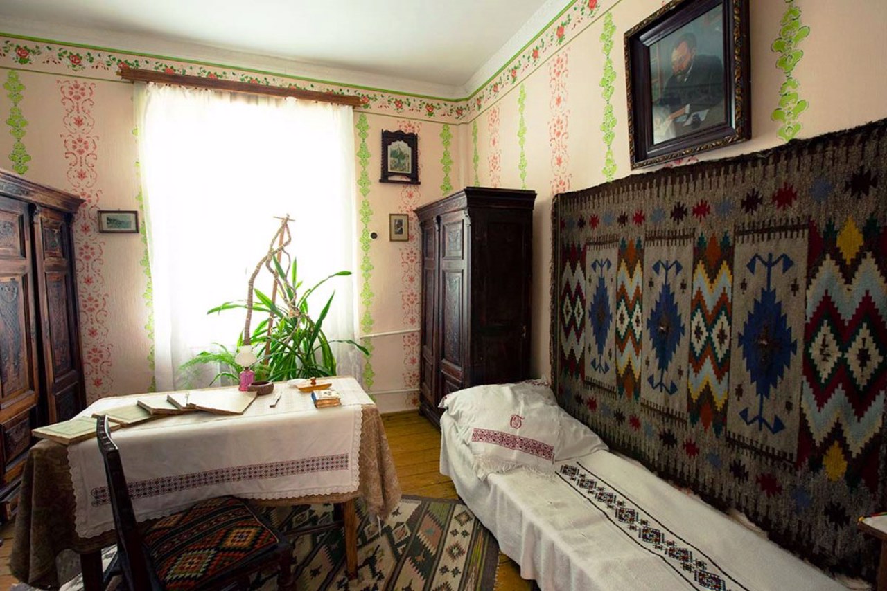 Volodymyr Hnatyuk Museum, Velesniv