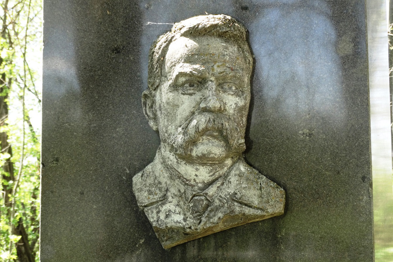 Ivan Karpenko-Kary Grave, Korliuhivka