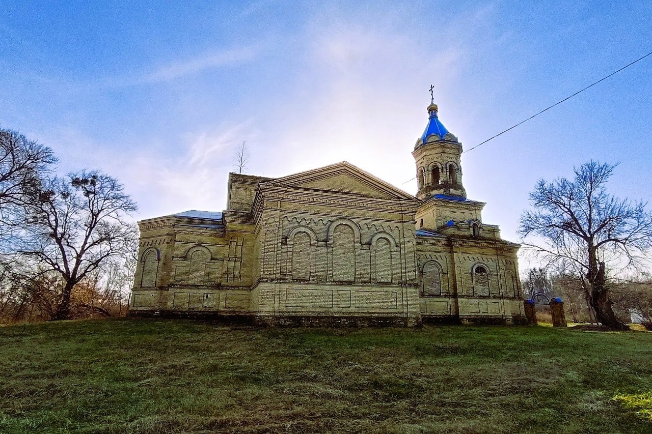 Свято-Покровская церковь, Македоны