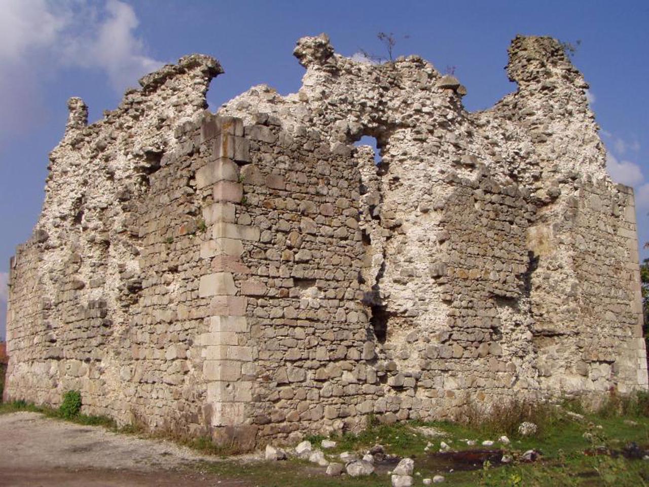 Середнянский замок, Среднее