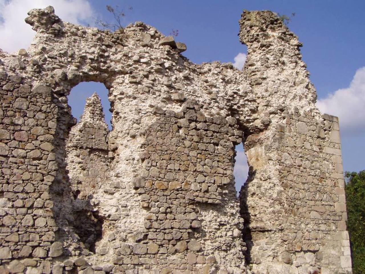 Середнянский замок, Среднее