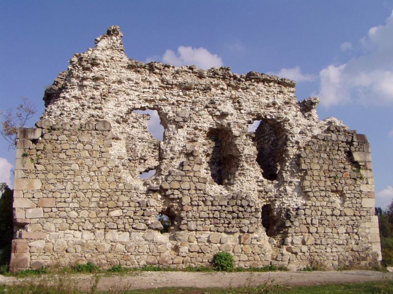 Середнянский замок, Среднее