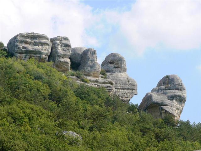 Долина сфінксів, Красний Мак