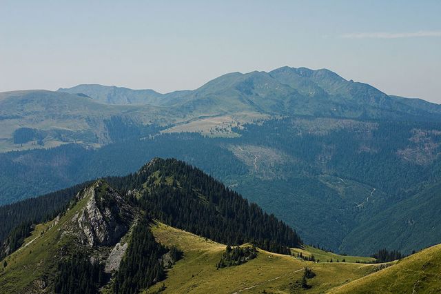 Гора Піп Іван, Дземброня