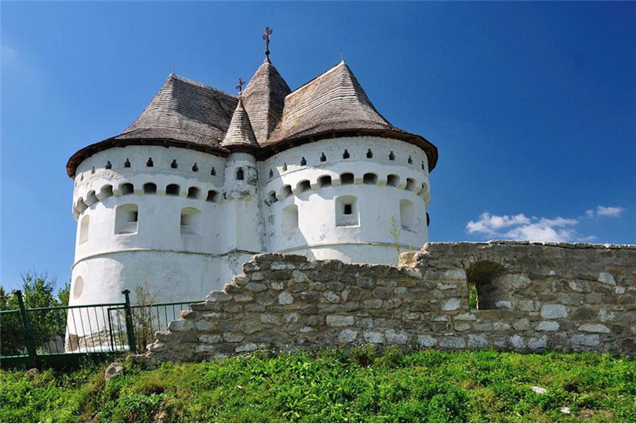 Intercession Church-Fortress, Sutkivtsi