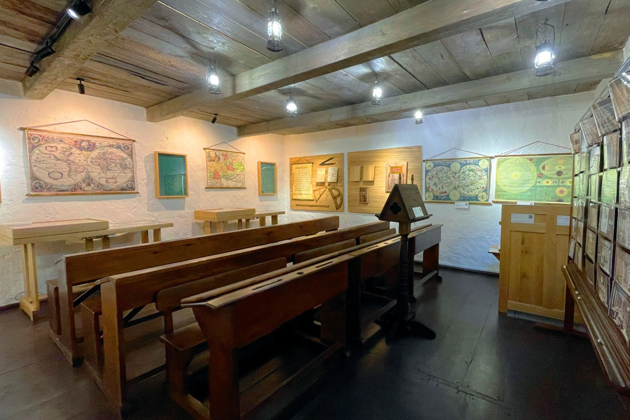 Етнопарк "Ладомирія" презентував експозицію про історію шкільництва