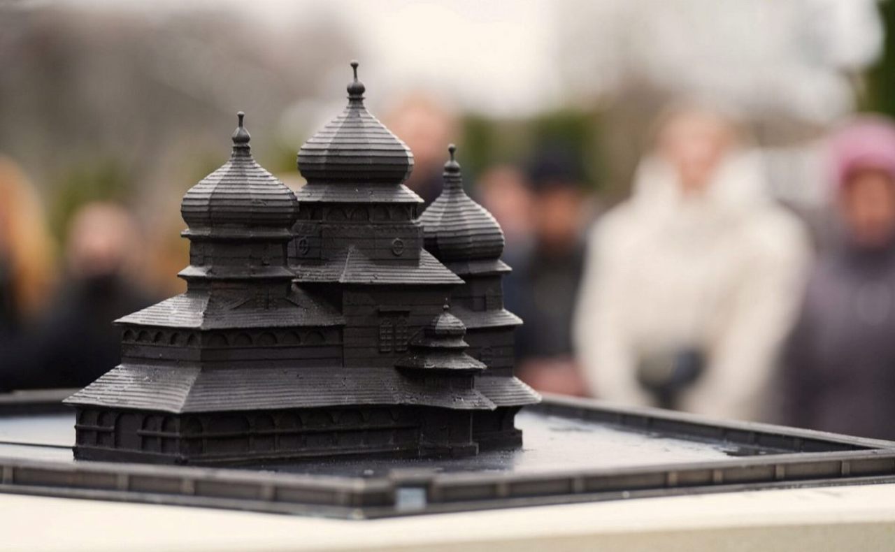 У Дрогобичі відкрили тактильну мінікопію Храму Святого Юра