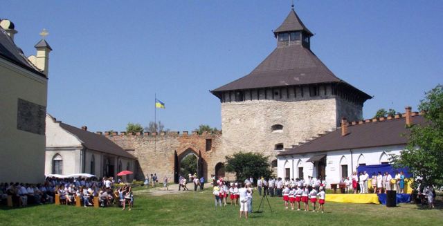 Територія Меджибізького замку стане більш інклюзивною